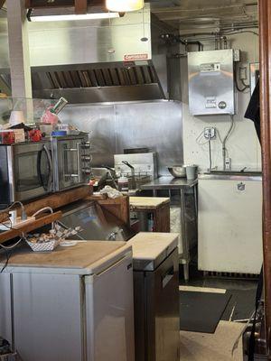 Kitchen so very clean.