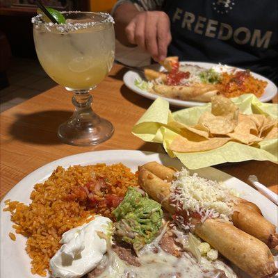 First time here, drive down from Wrightwood. ordered Flautas and they are delicious! And the margarita VERY good! Definitely coming back !!