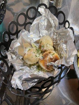 Garlic knots