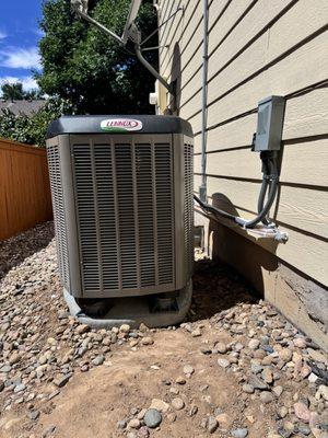 New Lennox 25 Seer Heat Pump Installed!