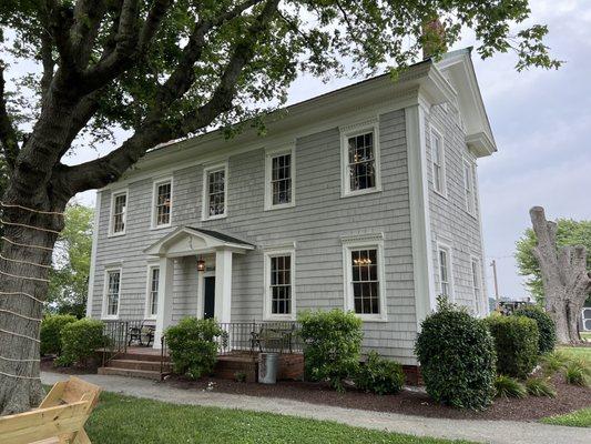 Originally Lemuel Showell's home, but became the Mariner's Estate in 1924.