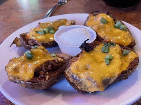 Pulled pork potato skins