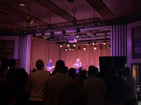 Brent Cobb rockin' the ballroom