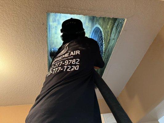 AIR DUCT CLEANING