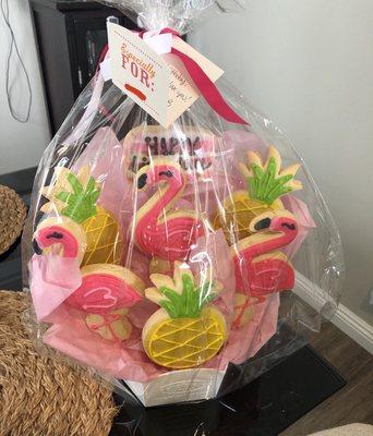 7 cookie flamingo bouquet