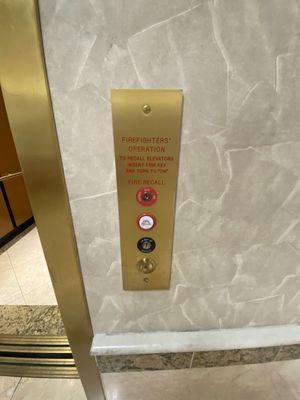 Tall Gold ThyssenKrupp VR elevator, Dillard's Stones River Town Centre