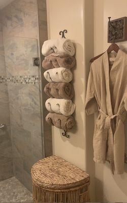 Spa bathroom. Shower-Body wraps and body scrubs services are available.