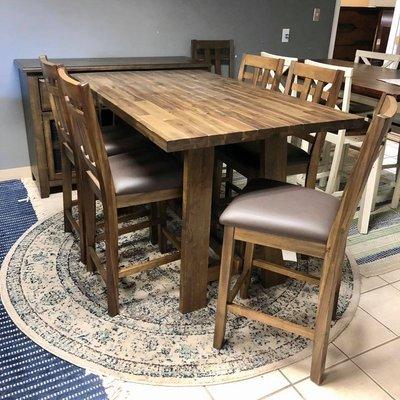 Traveler Creek Dining Set