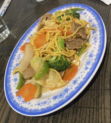 82. Mì/Phở Xào Bò (Stir Fried Egg Noodle/Rice Noodle Sauteed Beef)