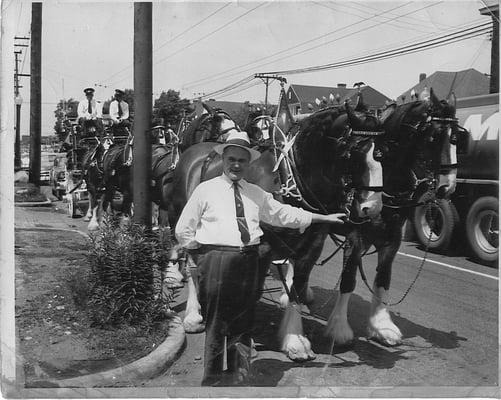 John McGinley with the Budweiser Clydesdales.