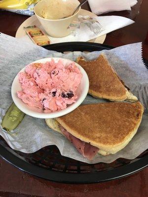 The honey ham sandwich and cranberry fluff were both delicious!