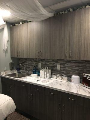 Skin to Adohr treatment room