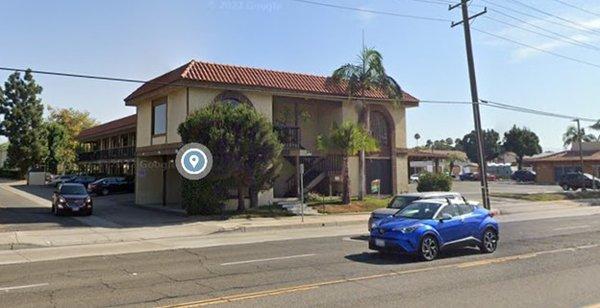 Hair salon is on the 2nd floor; parking spots are on the ground floor - see signs)