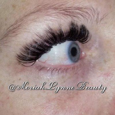 Ultra Volume Lashes