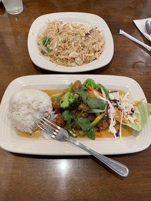 Pad Thai & Crispy Chicken! Don't let the size of the plate fool you. The lunch portion of the Pad Thai filled me up.