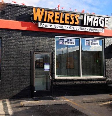 Denver's Top rated cell phone repair store 24 year repair experience!