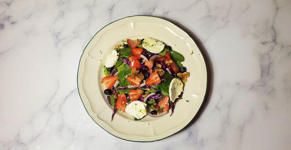 Berry & Spinach Salad