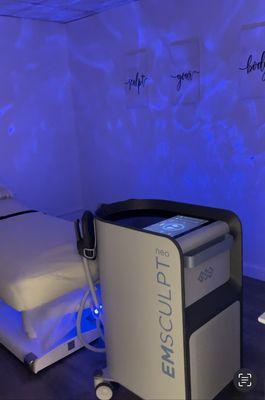 EMSculpt NEO treatment room at the Pasadena location