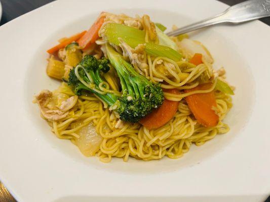 Chow mein noodles