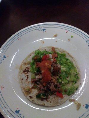 Delicious very good tortillas n carnitas guacamole bomb