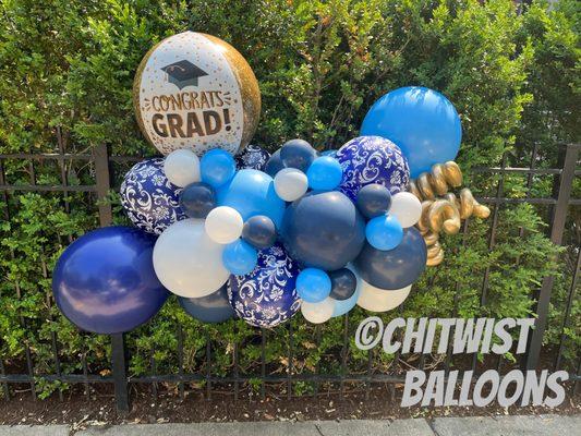 Graduation balloon garland