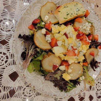 I LOVE going to Tina's for lunch...anything I choose is DELICIOUS! Recently, I chose egg salad on lettuce with grilled pears...YUMMY!