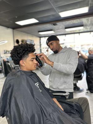 Trent Monroe has the skills for your next haircut! #menshair #menssalon #mensbarbershop#BlackMenBarbershop #BarbershopWalkIn