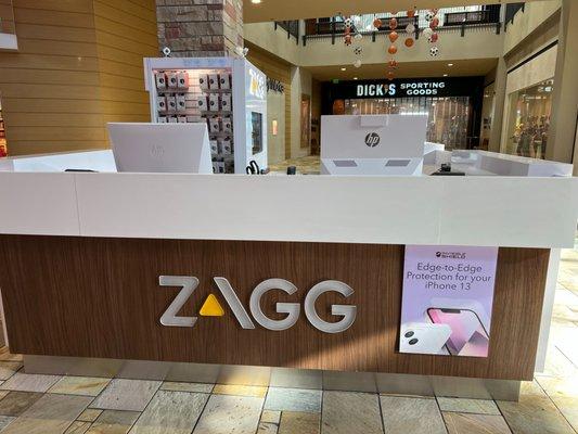 Storefront of ZAGG FlatIron Crossing CO