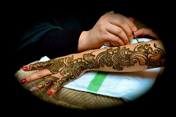 Bridal Arabic henna by the artist herself.