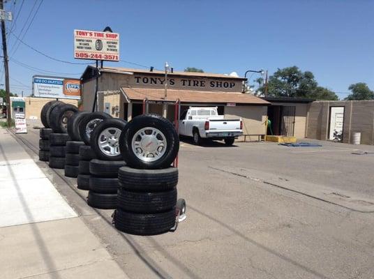 Front of Tony's Tire Shop