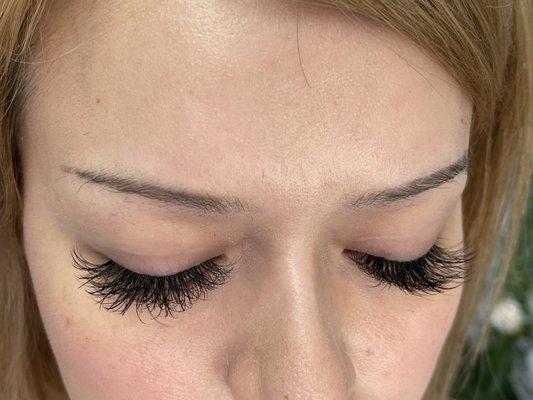 Wispy lashes