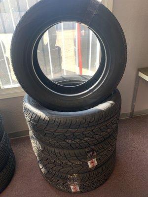 Kumho 275/55/20