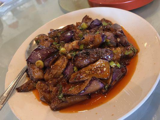 Egg plant with garlic sauce