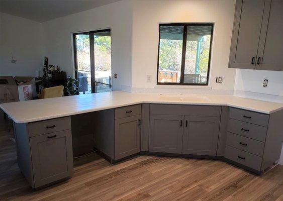 Another beautiful kitchen!!! Matte gray shaker doors, with Legrabox, pull out drawers.