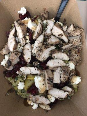 Quinoa bowl with chicken