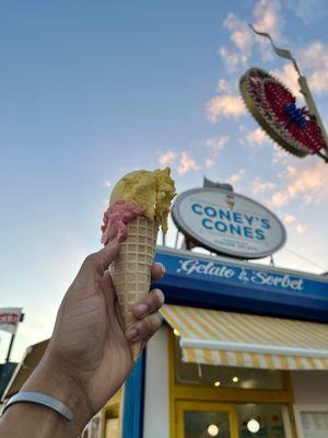 Strawberry mango regular cone