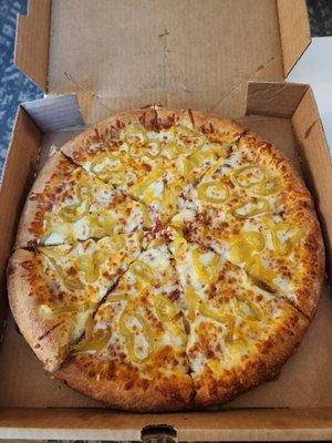 Medium Cheese Pizza w/ banana peppers