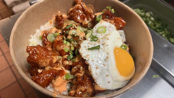 Spicy chicken mayo bowl with an egg