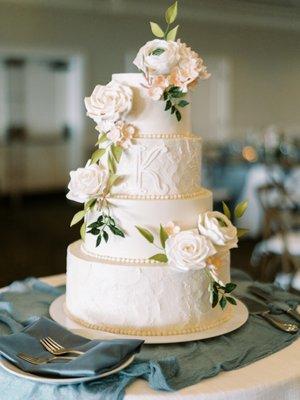 Beautiful and delicious gluten and diary free wedding cake!
 8.20.22