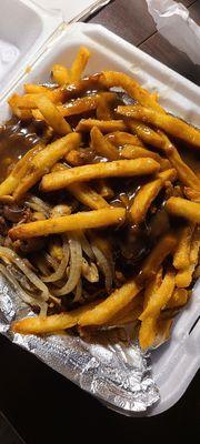 Chopped sirloin with gravy fries