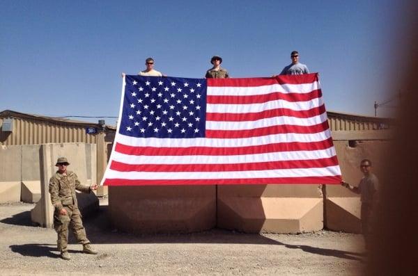 Carrot-Top sells flags of all sizes