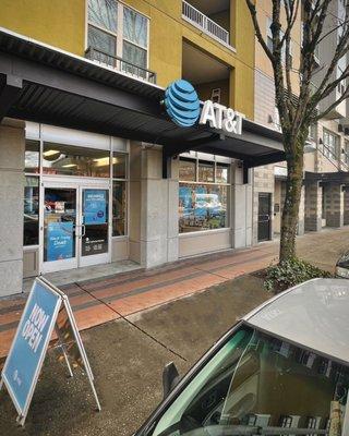 Welcome to AT&T Lake city! We are located on Lake city way. Come on in and let us make your next phone store experience the best one yet!