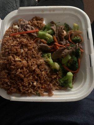 This is the Beef and Broccoli. So dry! No sauce at all! Don't recommend