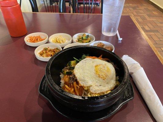 Stone pot bibimbap