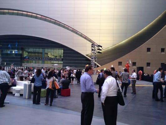 Guests enjoying refreshments and circus entertainers at LVM.