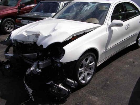 2007 Mercedes-Benz E350 front end damage repair: BEFORE