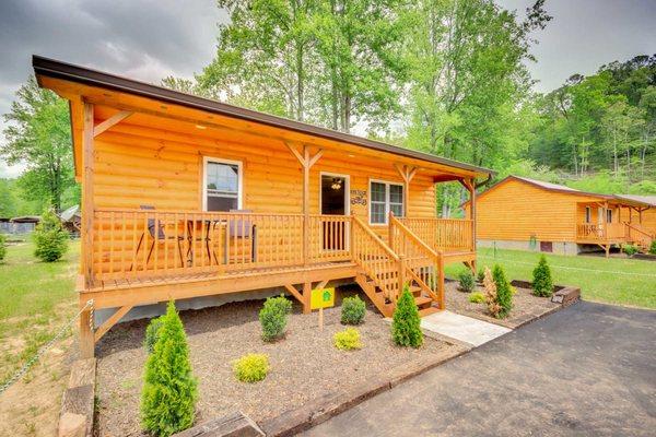 Cabin #3 Old Biker Blvd
book a stay at 'Old Bike Blvd,' a charming vacation rental for 2 guests. The 1-bed, 1-bath