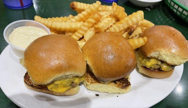 Mini Sliders with Garlic Mayonnaise on the side