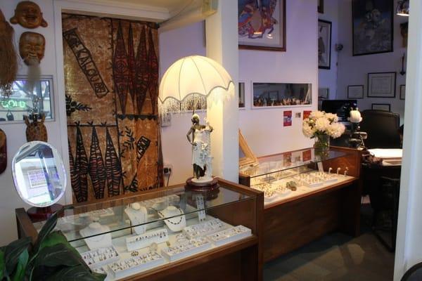 Best Jewelry Buyer, Seller, and Trader - Best Pawn Shop - Best Collectibles in Honolulu, Oahu, HI - Honolulu Trading Company