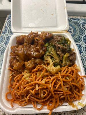 Beef with BroccoIi & Chow Mein Noodles